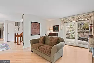 11698 Fox Glen Dr, Oakton, VA 22124 - Photo 9