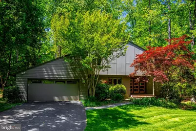 11698 Fox Glen Drive, Oakton, VA 22124 - Photo 1
