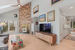 11698 Fox Glen Dr, Oakton, VA 22124 - Photo 25