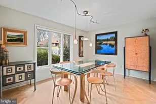 11698 Fox Glen Dr, Oakton, VA 22124 - Photo 9