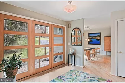 11698 Fox Glen Drive, Oakton, VA 22124 - Photo 3