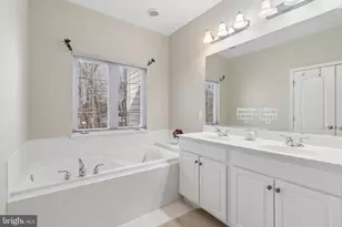 12638 Heron Ridge Dr, Fairfax, VA 22030 - Photo 23