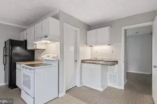 5501 Woodlawn Manor Ct, Alexandria, VA 22309 - Photo 9