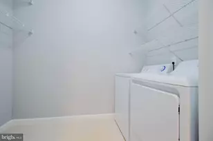 12140 Garden Grove Cir, Fairfax, VA 22030 - Photo 11