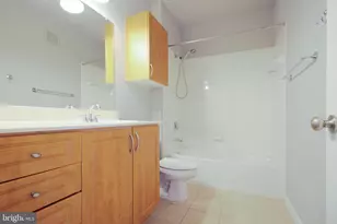 12140 Garden Grove Cir, Fairfax, VA 22030 - Photo 17