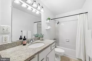 3175 Summit Square Dr, Oakton, VA 22124 - Photo 19