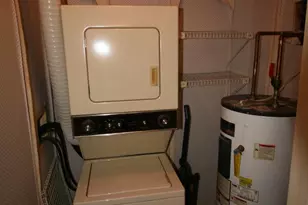 7718 Lafayette Forest Dr, Annandale, VA 22003 - Photo 7