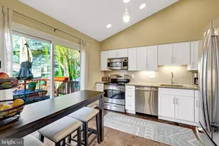 3644 Beech Down Dr, Chantilly, VA 20151 - Photo 9