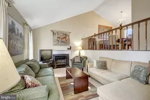 3644 Beech Down Dr, Chantilly, VA 20151 - Photo 3