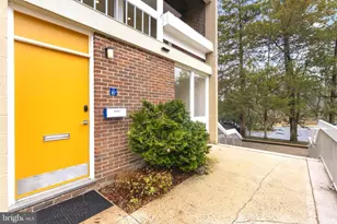 11587 Maple Ridge Rd, Reston, VA 20190 - Photo 3