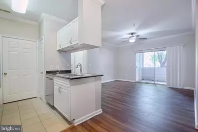 12144 Garden Circle #101, Fairfax, VA 22030 - Photo 7