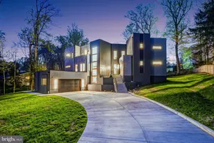 3525 Glenbrook Rd, Fairfax, VA 22031 - Photo 3