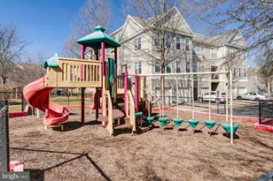 5124 Brittney Elyse Cir, Centreville, VA 20120 - Photo 17