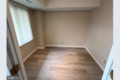 3800 Powell Lane #302, Falls Church, VA 22041 - Photo 5