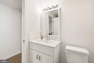 7514 Lamoyne Ct, Alexandria, VA 22315 - Photo 29