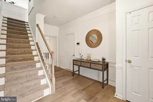 7514 Lamoyne Ct, Alexandria, VA 22315 - Photo 3