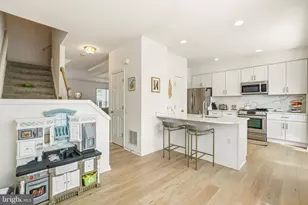 7514 Lamoyne Ct, Alexandria, VA 22315 - Photo 11