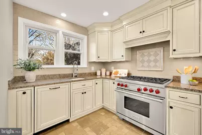 6068 Hardwick Place, Falls Church, VA 22041 - Photo 5