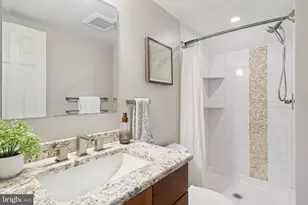 8413 Hollis Ln, Vienna, VA 22182 - Photo 19