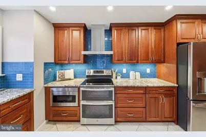 8413 Hollis Lane, Vienna, VA 22182 - Photo 7