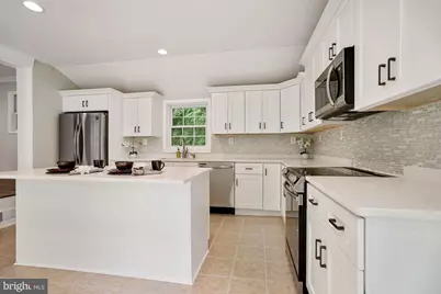 9101 Old Keene Mill Road, Springfield, VA 22152 - Photo 5