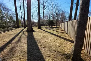 8624 Redwood Dr, Vienna, VA 22180 - Photo 33