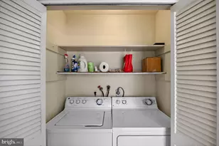 8624 Redwood Dr, Vienna, VA 22180 - Photo 13