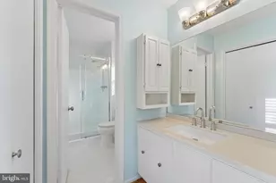 2302 Tanglevale Dr, Vienna, VA 22181 - Photo 27