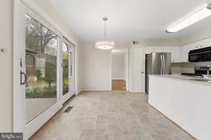 2302 Tanglevale Dr, Vienna, VA 22181 - Photo 15