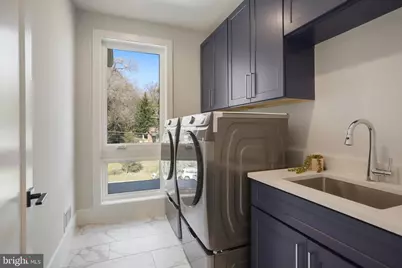 9341 Chestnut Knolls Drive, Fairfax, VA 22032 - Photo 17