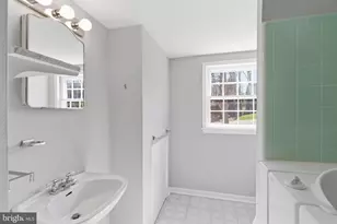 9116 Hamilton Dr, Fairfax, VA 22031 - Photo 35