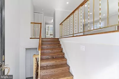 9116 Hamilton Drive, Fairfax, VA 22031 - Photo 5