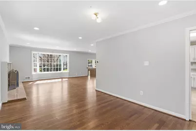 9116 Hamilton Drive, Fairfax, VA 22031 - Photo 11