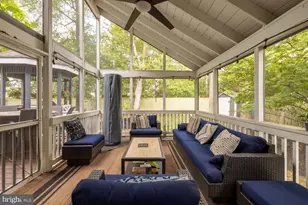 11688 Stockbridge Ln, Reston, VA 20194 - Photo 37