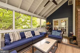 11688 Stockbridge Ln, Reston, VA 20194 - Photo 35