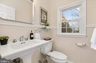 9910 Chase Hill Ct, Vienna, VA 22182 - Photo 21