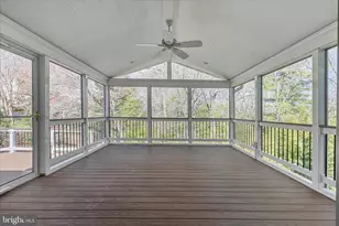 9910 Chase Hill Ct, Vienna, VA 22182 - Photo 39