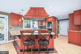 8410 Terra Woods Dr, Springfield, VA 22153 - Photo 11