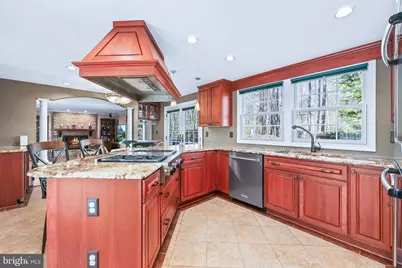 8410 Terra Woods Drive, Springfield, VA 22153 - Photo 9