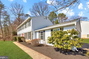 8410 Terra Woods Dr, Springfield, VA 22153 - Photo 3