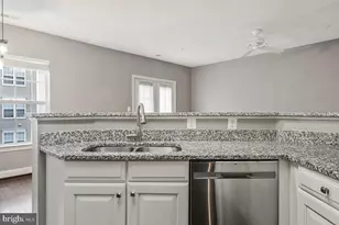 8045 Gatehouse Rd, Falls Church, VA 22042 - Photo 11