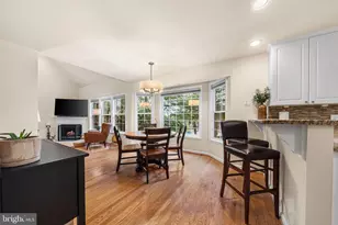 2784 Devonshire Garden Ct, Falls Church, VA 22042 - Photo 11