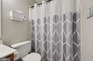 8309 Linden Oaks Ct, Lorton, VA 22079 - Photo 17