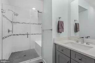 9317 Lemon Mint Ct, Fairfax, VA 22031 - Photo 19