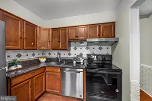 5822 Burke Manor Ct, Burke, VA 22015 - Photo 11