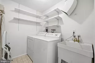 10302 Steamboat Landing Ln, Burke, VA 22015 - Photo 17