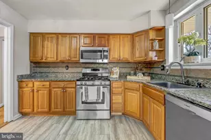 8706 Braeburn Dr, Annandale, VA 22003 - Photo 9