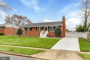 5909 Ridge View Dr, Alexandria, VA 22310 - Photo 1