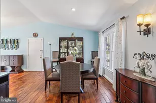 13501 King Charles Dr, Chantilly, VA 20151 - Photo 9