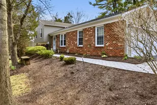 13501 King Charles Dr, Chantilly, VA 20151 - Photo 3